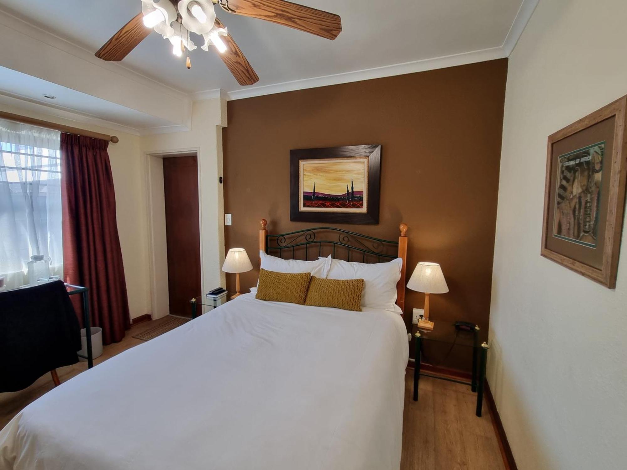 Old Oak Guest House Белвил Екстериор снимка