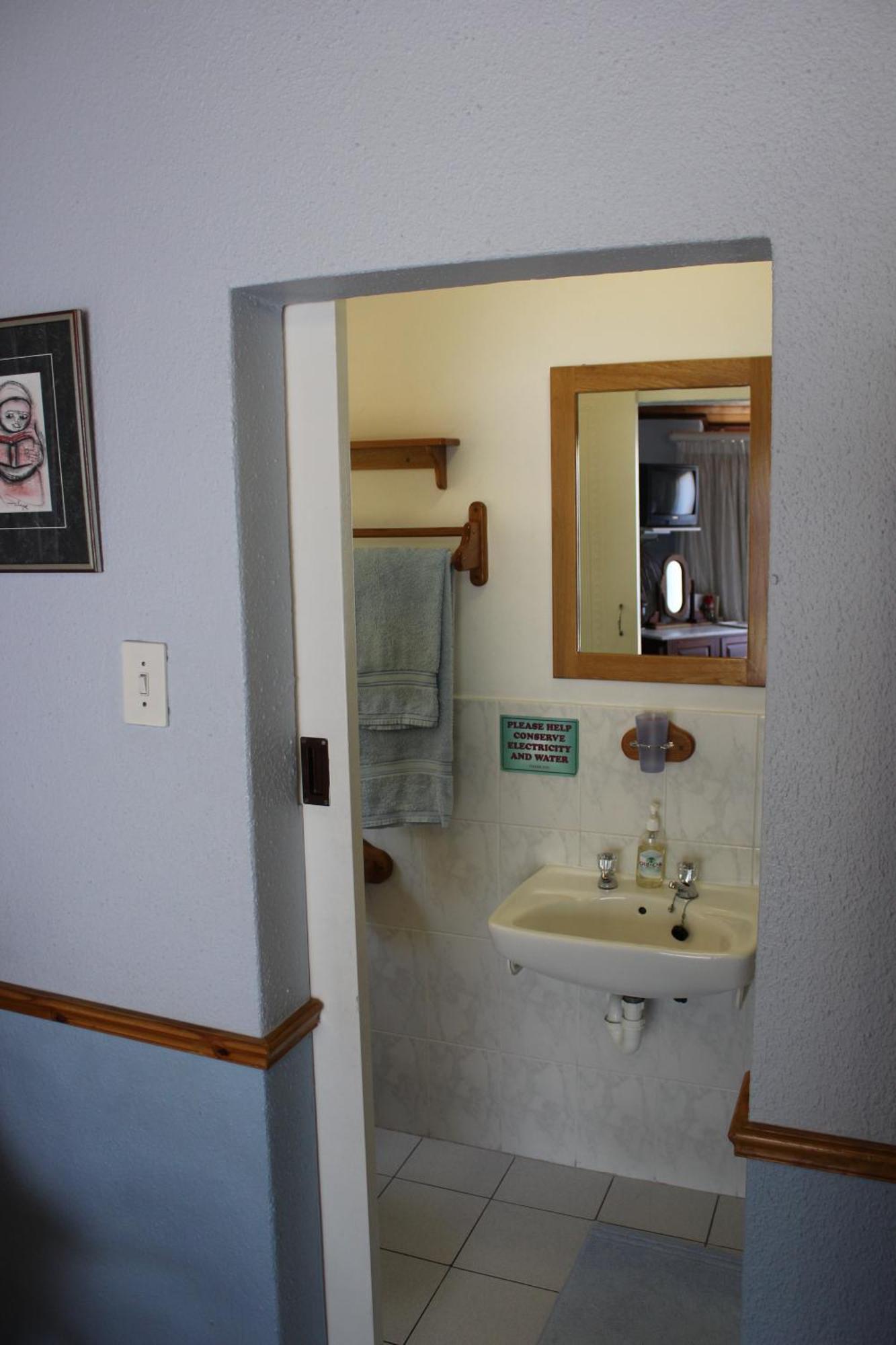 Old Oak Guest House Белвил Стая снимка