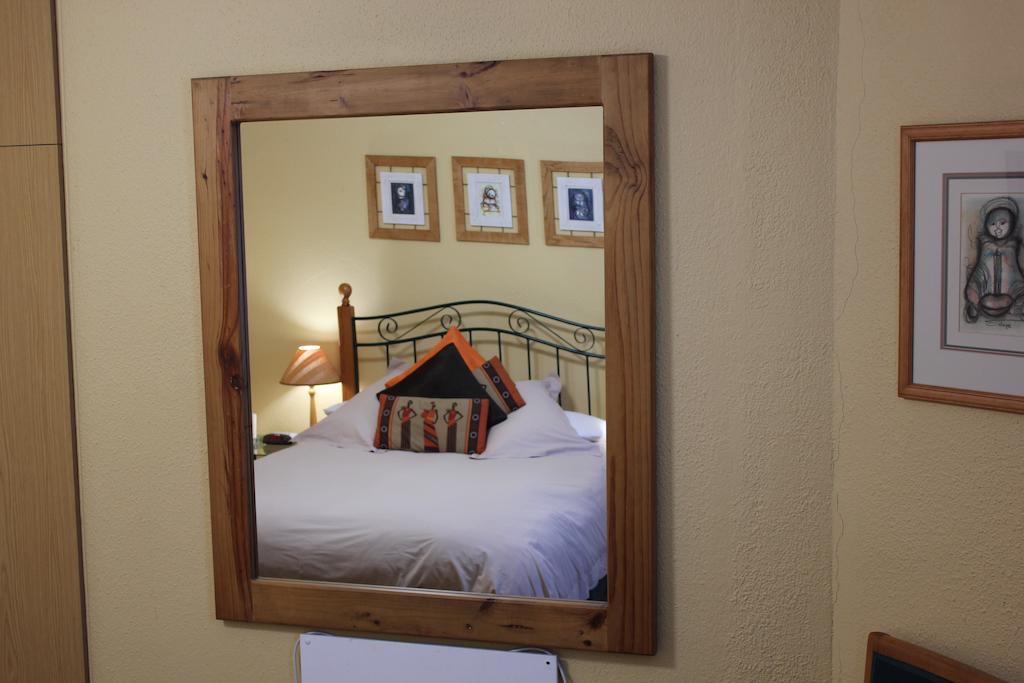 Old Oak Guest House Белвил Екстериор снимка