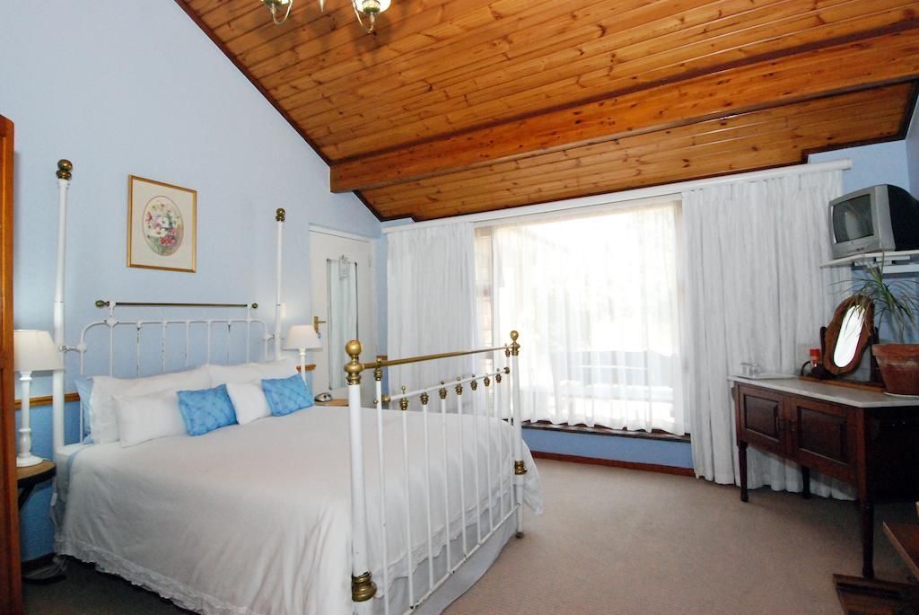 Old Oak Guest House Белвил Стая снимка